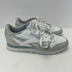 Reebok Classic Sneaker women’s size 8.5 Grey White blue vintage inspired